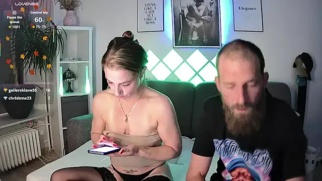 XBellaXundXUweX — Bella Fingert sich