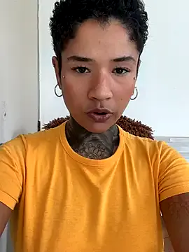 xbigpeach — Banho safado