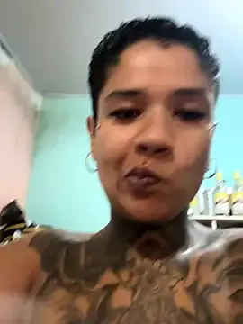 xbigpeach — Pagar peitinho no Bar