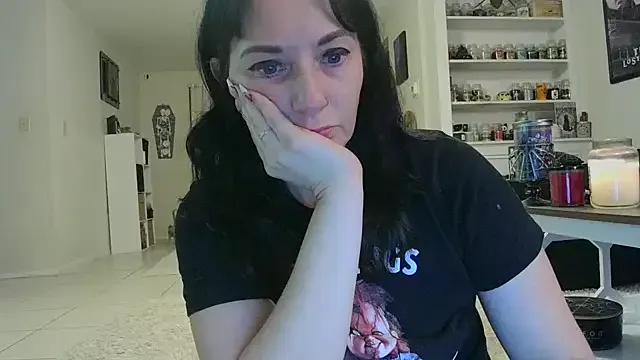 StripChat xxxCRYSTALxxx is Freechat xxxCRYSTALxxx — Sexy strip tease with pierced hairy puss