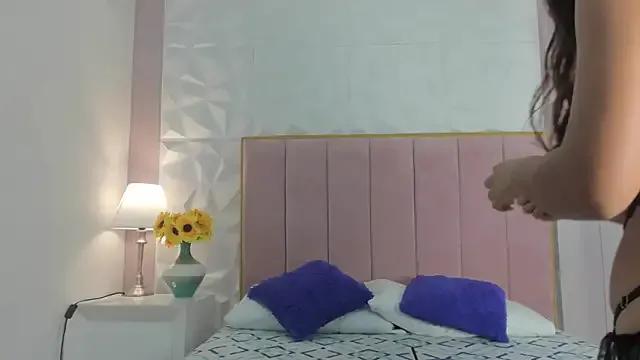 xxxMia_Isabellaa — Freechat on StripChat