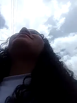 Yaya_watson — Enjoy  the vibes  control X3 min 