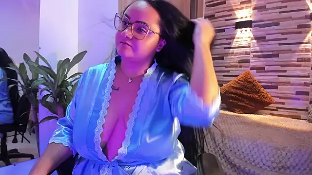 Yayis-Scott — Oil in my tits