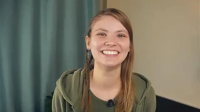 StripChat YoshieGradney is Freechat YoshieGradney — first eyes teasing