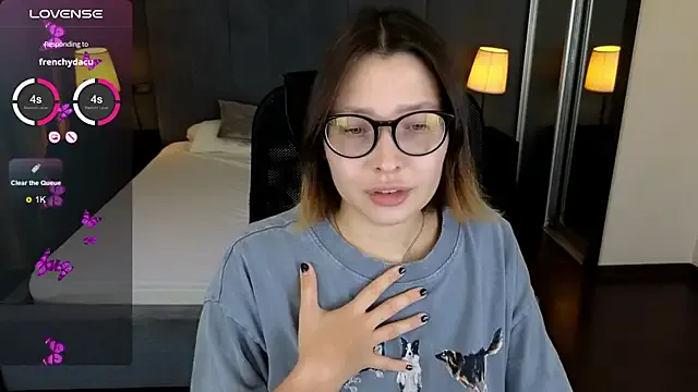 your_demi — pinch in my nipples