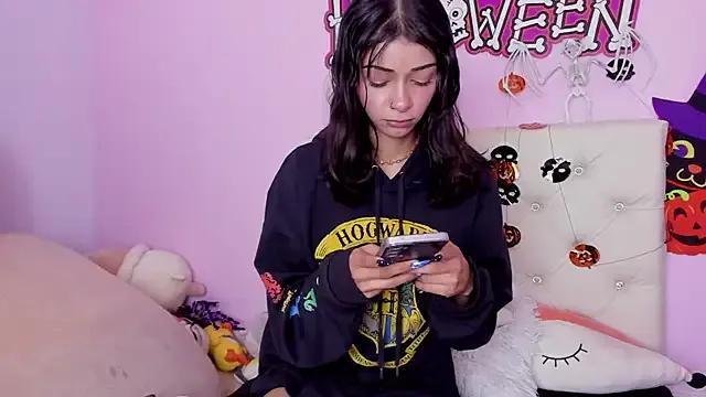 Yuni_kim — Show boobs + dance