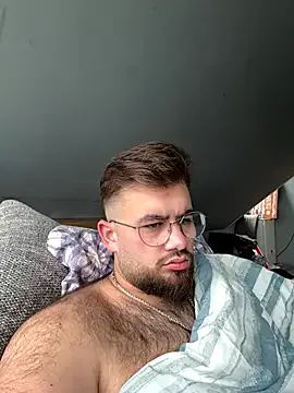 yxssxn24403 — spendet oder macht gerne privat shows