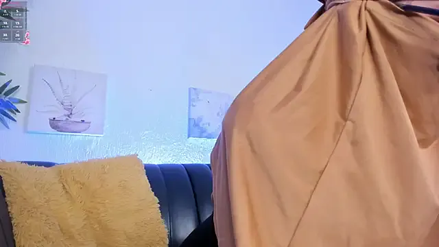 zahra_isawii — pinch boobs