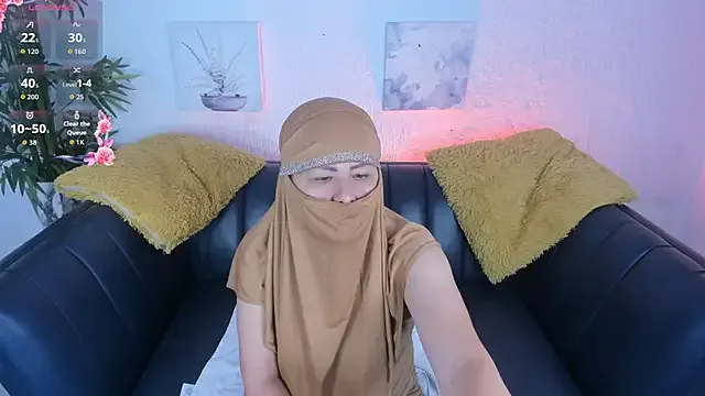 zahra_isawii — Show my ass in thong,moveitslow