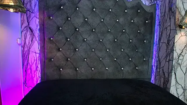 Zami_Escobar_of — Much saliva in cock