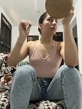 Zarawynne_ — Shake big Ass + 5 Hard Spank Ass