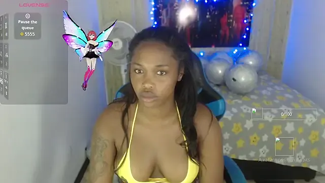 zendaya_wilson — show tits