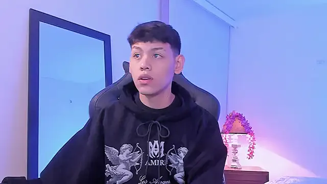 zeus_blaze — show cock