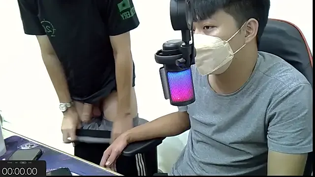 zhu000000 — Freechat on StripChat