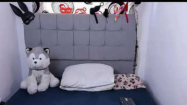 zoe_bunny01 — masturbation for 3 minutes