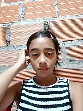 Zoe_Sweett18 — Nacked + masturbation