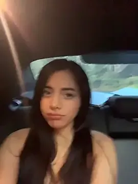 zoeartt — Anal in the car 