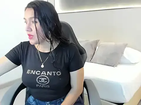 zoee_zi — naked  + control domi x 15