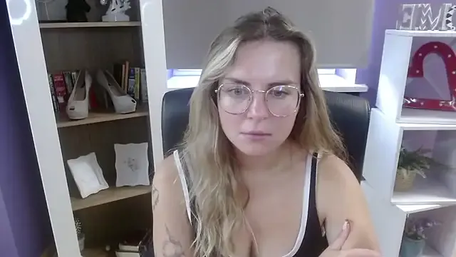 Zoey_Erotic — MAKE ME SO HIGH